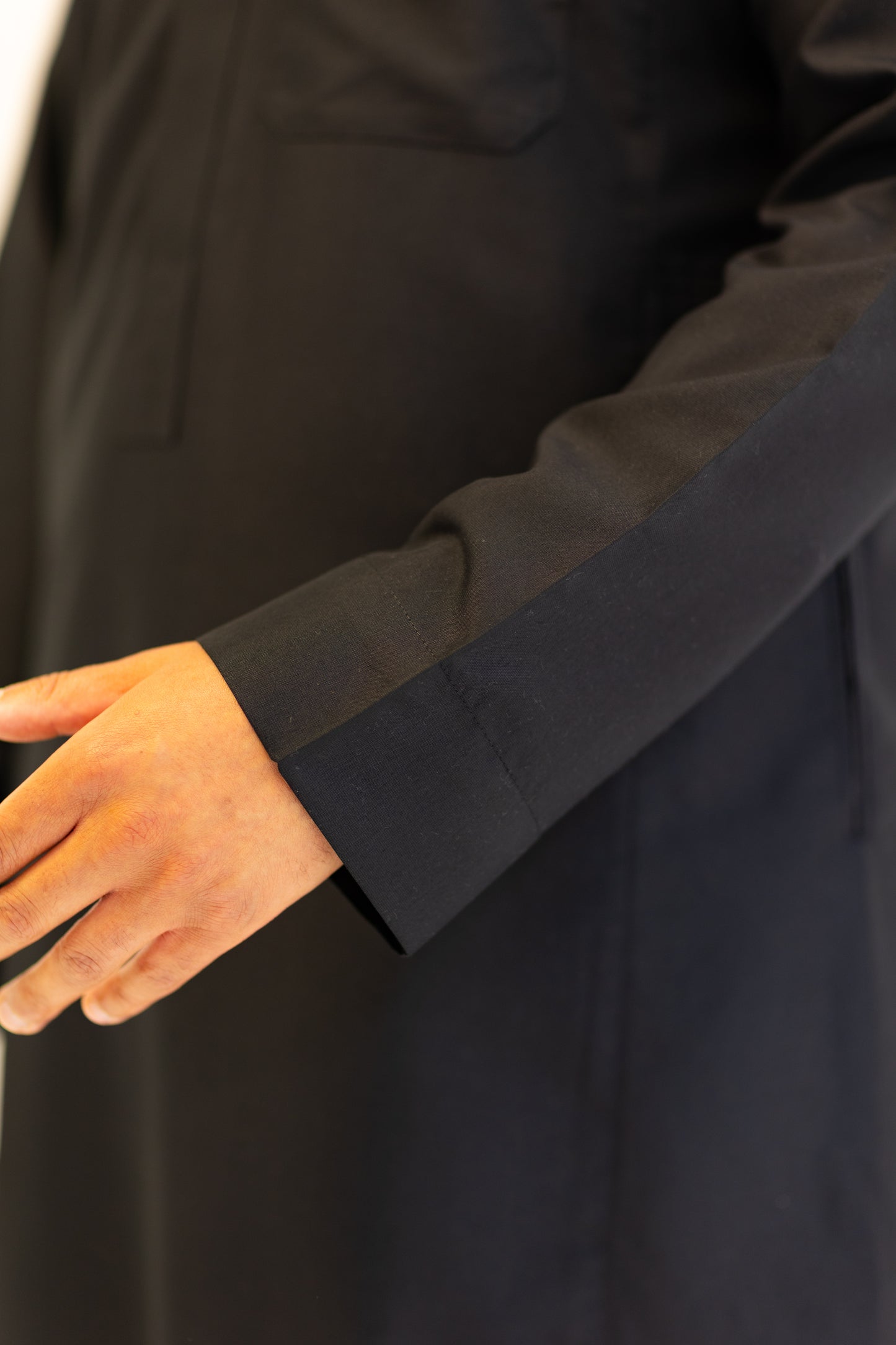 Black Saudi Collared Thobe