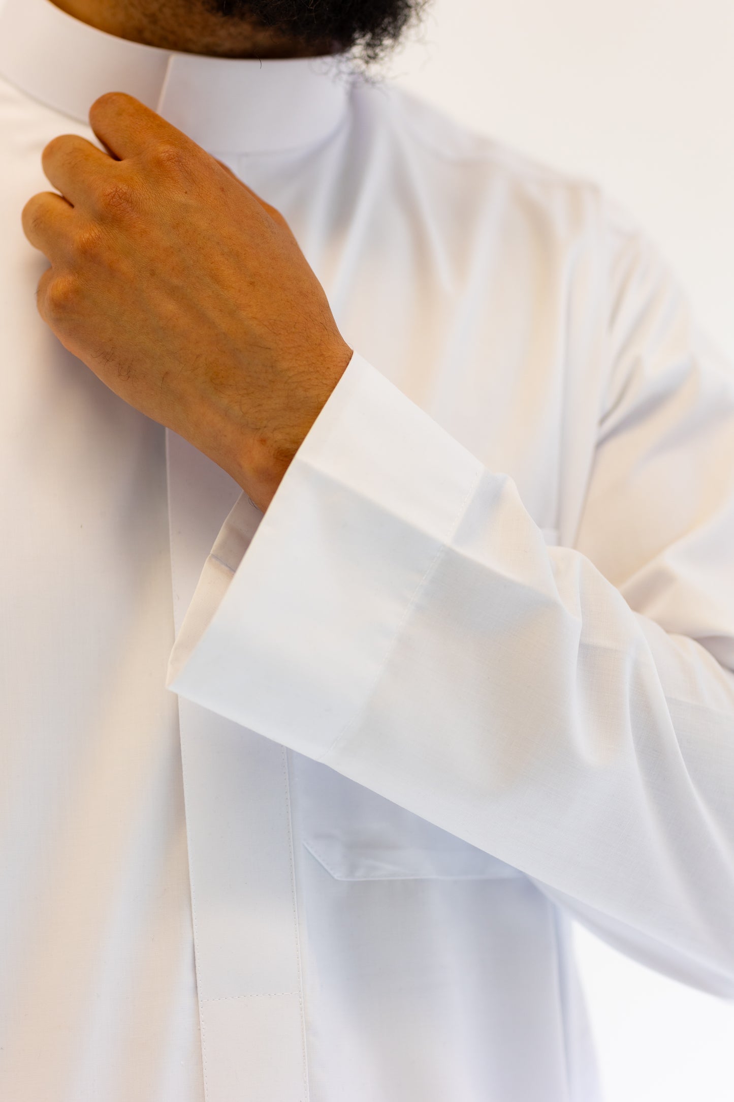 White Saudi thobe